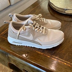 Nike air Max Thea shoes